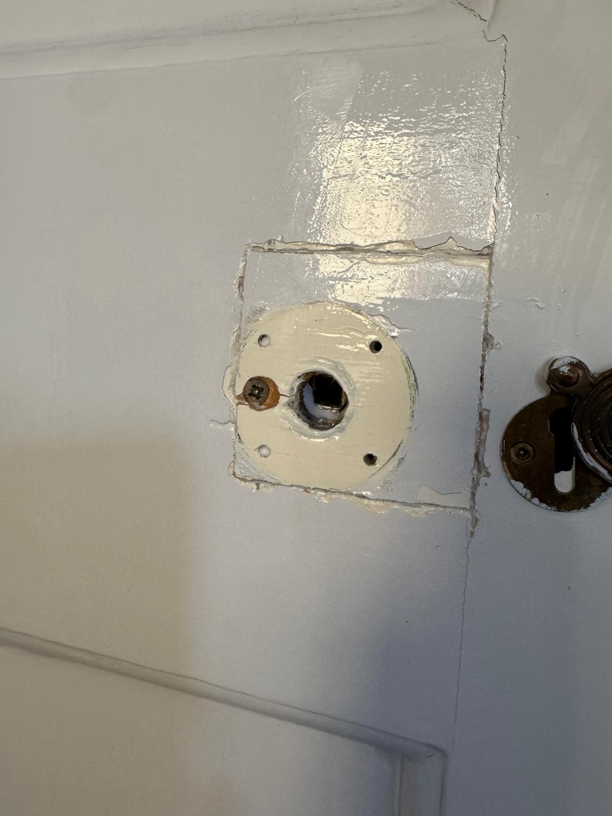 door handle before repair